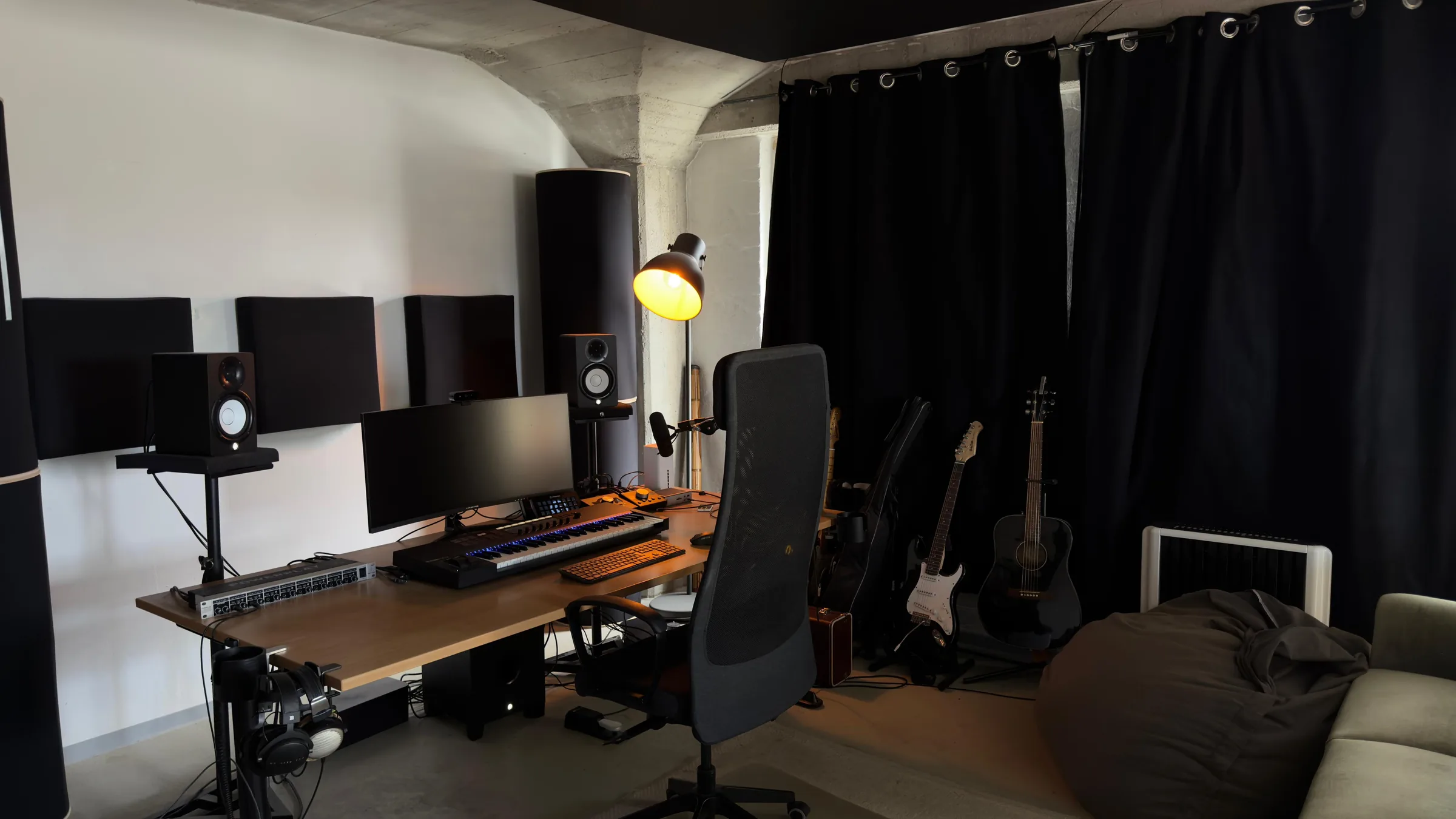 Producer-Workspace im Raum Kapstadt — Regie mit professionellem Studio-Setup